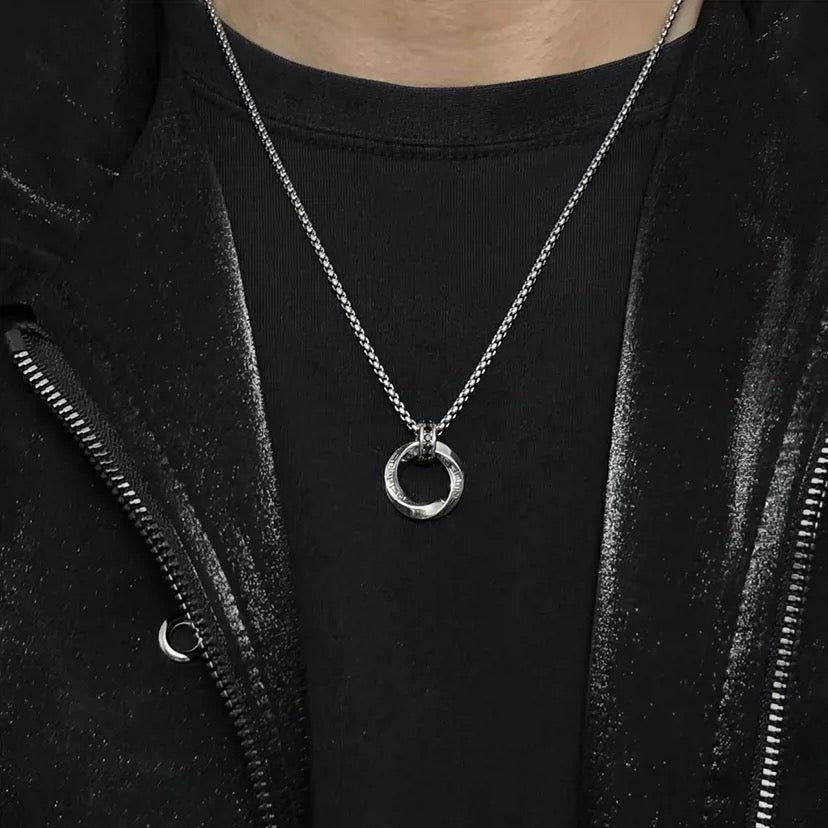 Möbius strip xiang lian high-end fashion hip-hop necklace