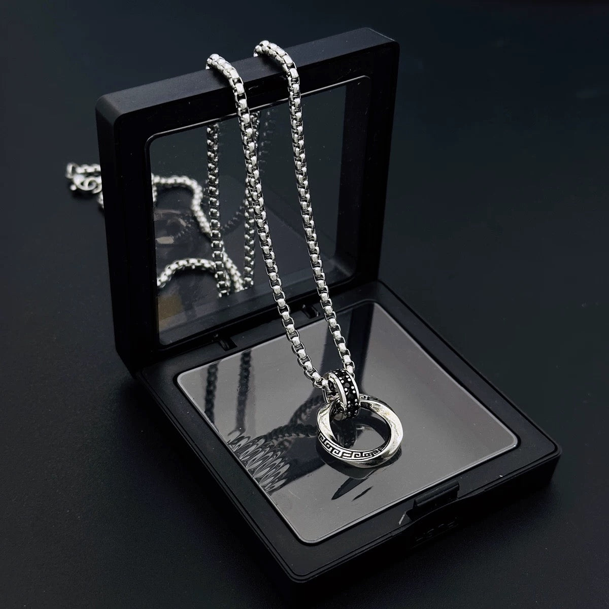 Möbius strip xiang lian high-end fashion hip-hop necklace(Buy 1 Get 1 Free)